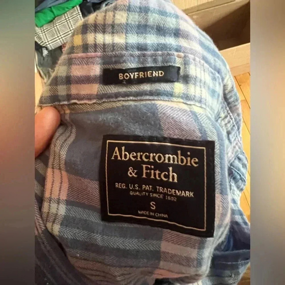 Abercrombie & Fitch - Women’s Boyfriend Button Down Flannel - Picture 2 of 3